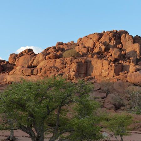 Ozohere Campsite And Himba Village Uis Exteriér fotografie