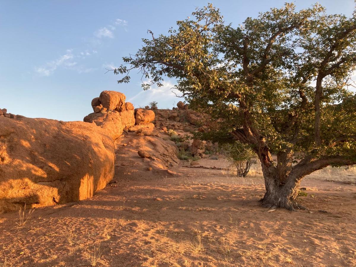 Ozohere Campsite And Himba Village Uis Exteriér fotografie