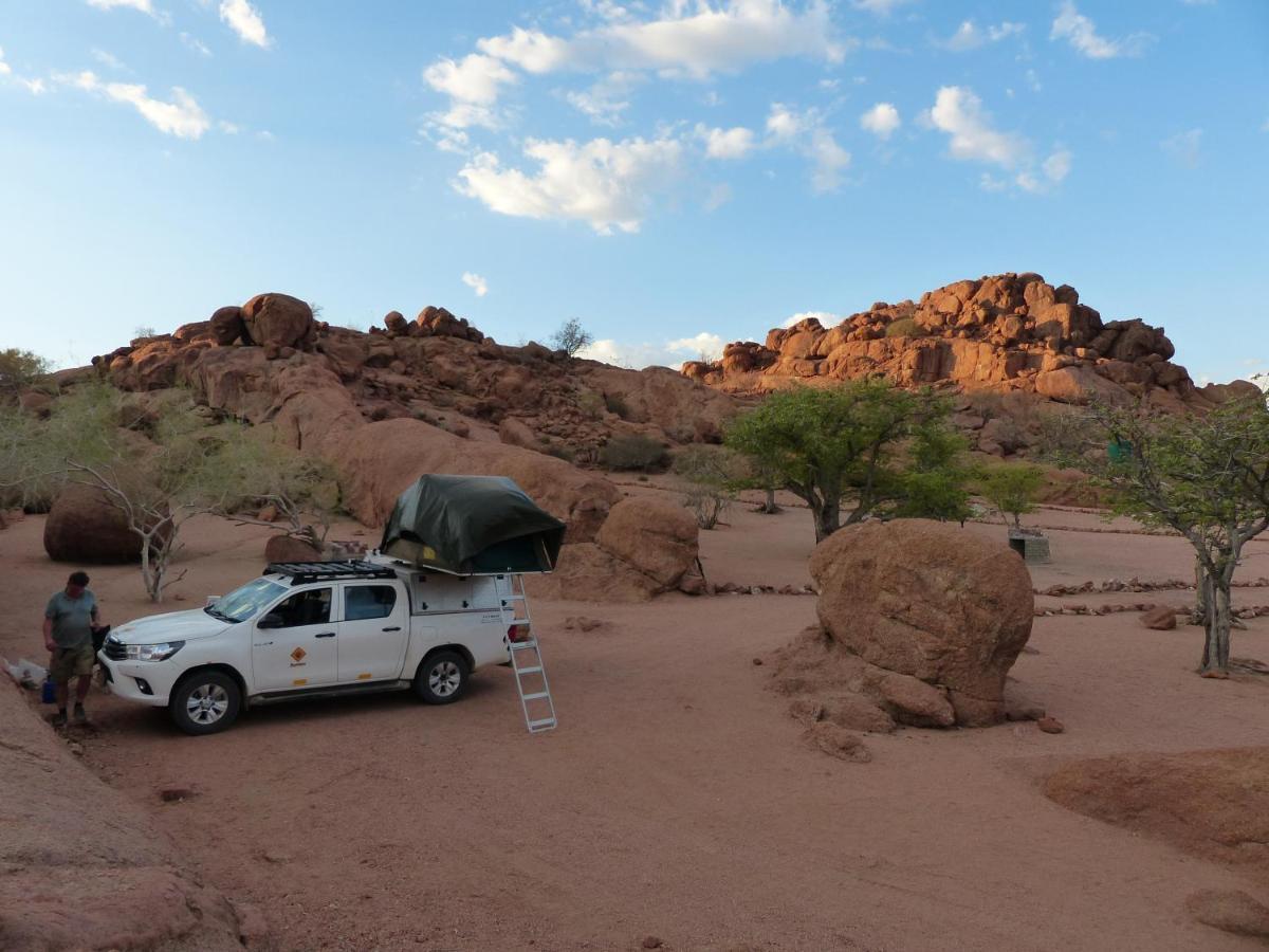 Ozohere Campsite And Himba Village Uis Exteriér fotografie
