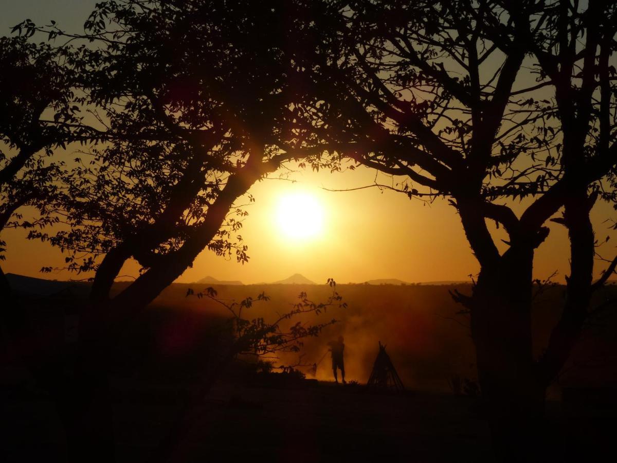 Ozohere Campsite And Himba Village Uis Exteriér fotografie